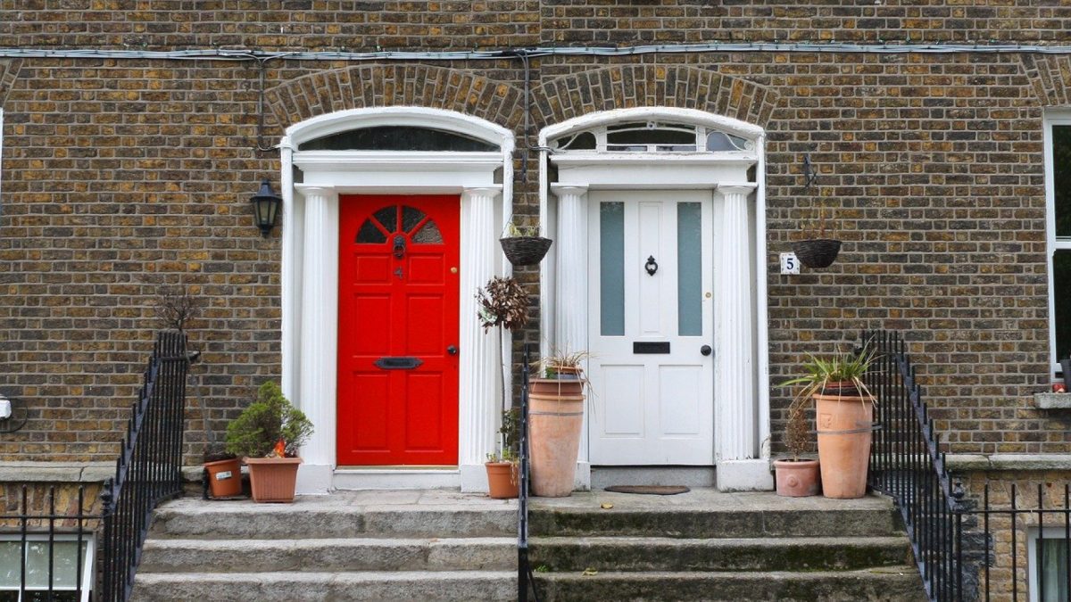 Confort, sécurité, design : tous les atouts des portes d'entrée alu