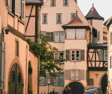 Choisir ses fenêtres à Colmar : les critères clés pour une rénovation réussie