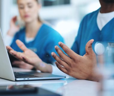 Pourquoi la formation continue est cruciale dans le secteur de la santé ?