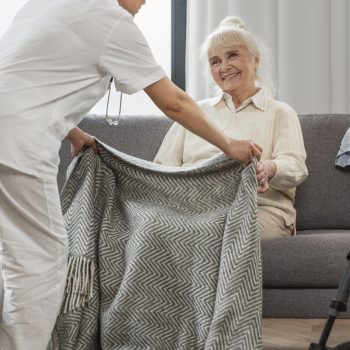 Comment choisir un service d’aide à domicile adapté à ses besoins ?