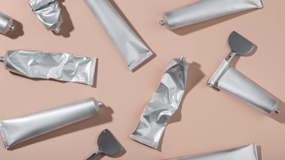 Comment fonctionne une colle conductrice thermique dans les applications électroniques ?